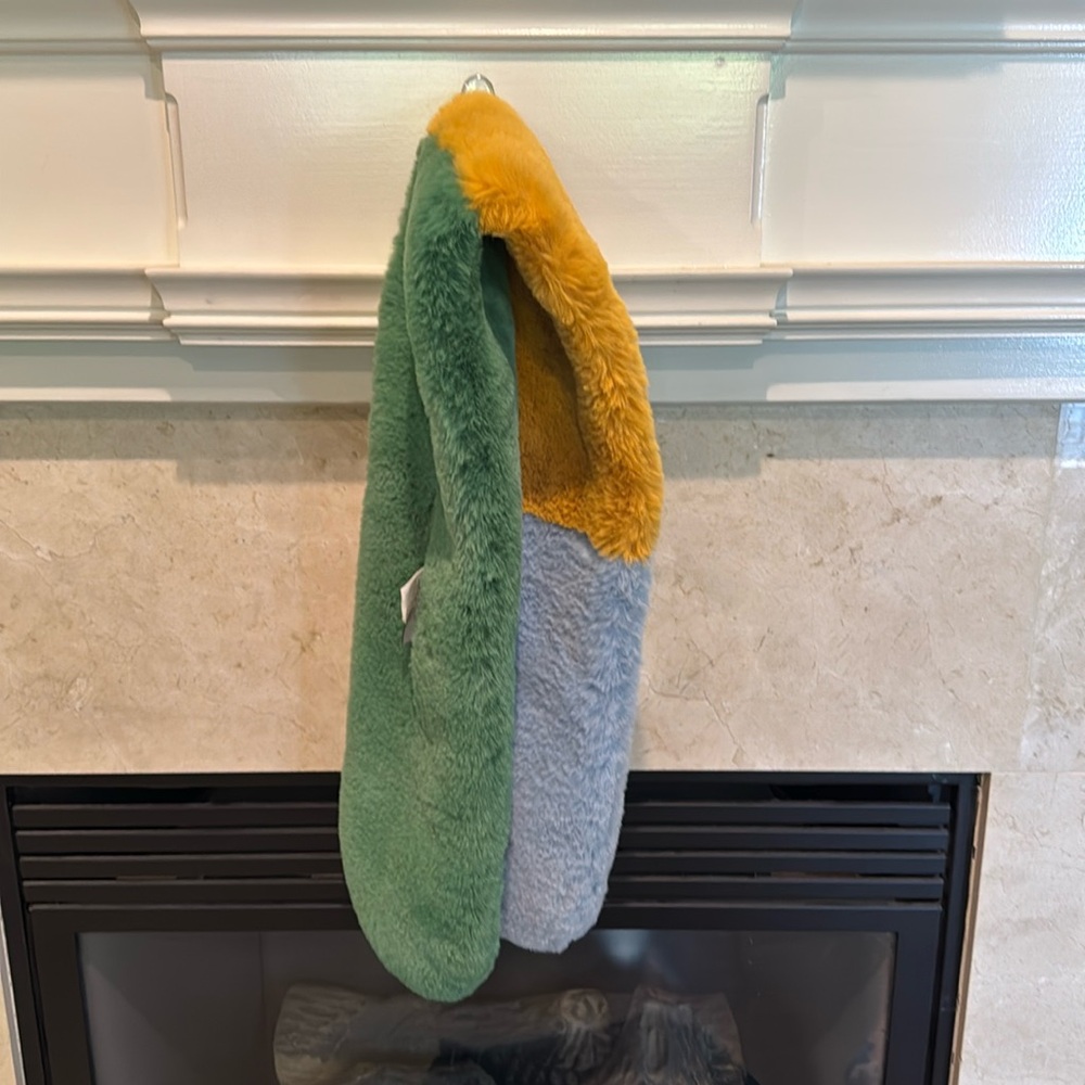 Echo Green Plush Scarf